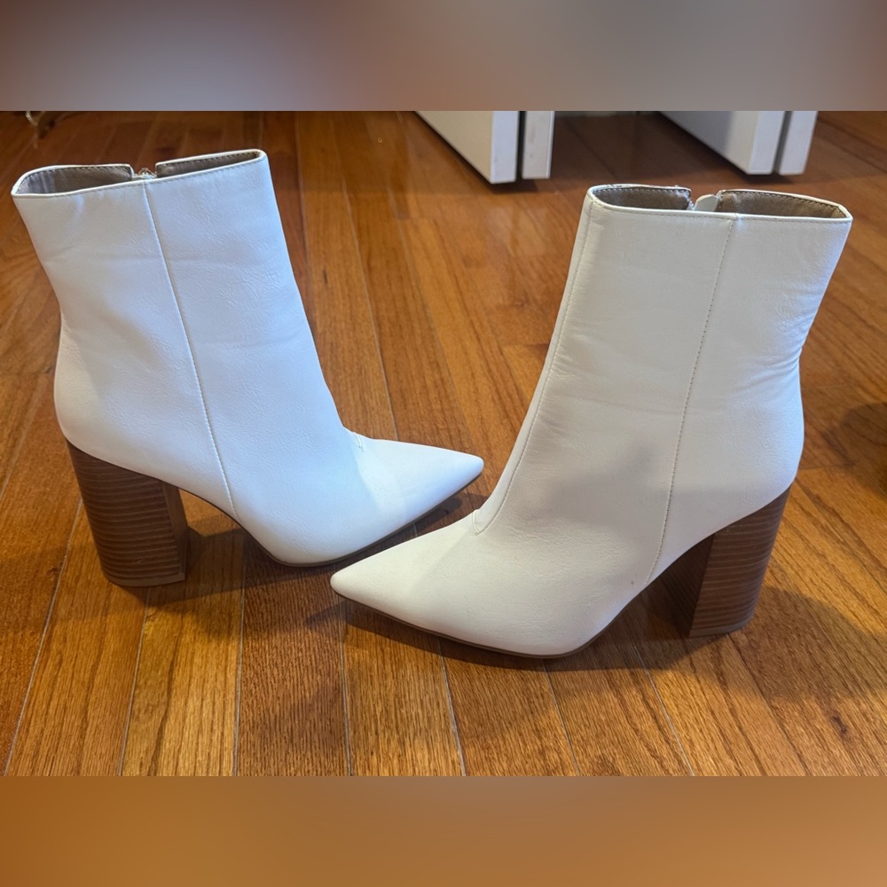 Bellini White Heeled Boots